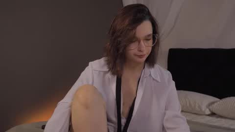  lita  online show from October 25, 2025, 8:25 pm