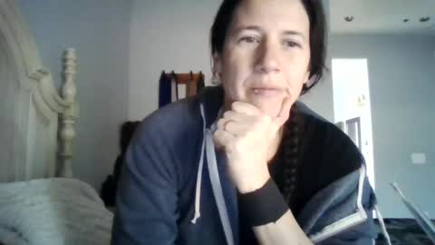 Snapshot of bella_bella17 chatting on February 7, 2025, 11:45 pm Bella online show from February 7, 2025, 11:45 pm