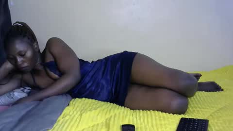 bella_c8 online show from September 10, 2025, 12:32 am