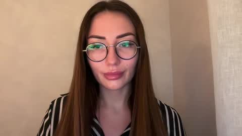 bella_foxxi online show from December 7, 2024, 7:54 pm