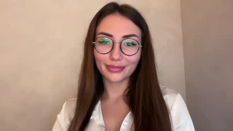 bella_foxxi online show from December 8, 2024, 11:46 am