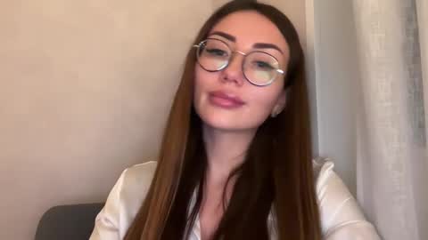 bella_foxxi online show from December 8, 2024, 2:52 pm