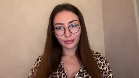 bella_foxxi online show from December 10, 2024, 2:50 pm