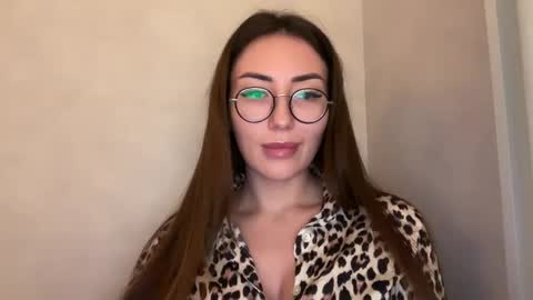 bella_foxxi online show from December 10, 2024, 5:55 pm