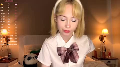 Snapshot of bella_gasp chatting on September 10, 2025, 9:20 am Jane online show from September 10, 2025, 9:20 am