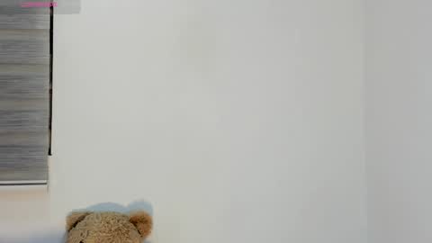 Laura online show from November 14, 2025, 4:33 am