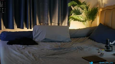     online show from April 7, 2026, 2:17 pm