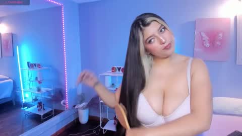  Bella  online show from February 25, 2026, 3:49 am