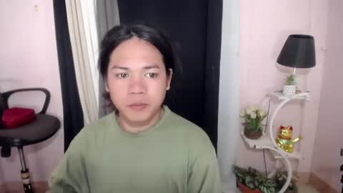 Snapshot of bella_ngo chatting on June 9, 2026, 12:33 am bella_ngo online show from June 9, 2026, 12:33 am