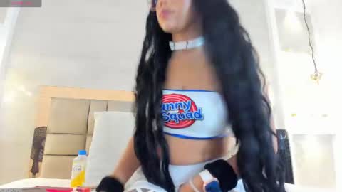  BELLA  online show from June 12, 2026, 3:05 am