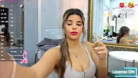 Snapshot of bella_posh chatting on October 13, 2025, 8:03 am bella_posh online show from October 13, 2025, 8:03 am