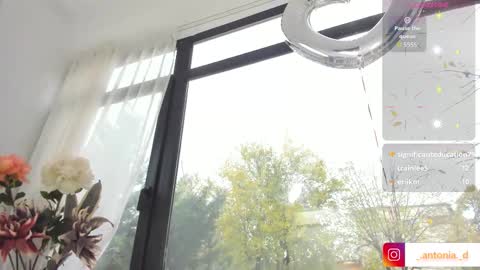 Snapshot of bella_posh chatting on November 15, 2025, 8:44 am bella_posh online show from November 15, 2025, 8:44 am