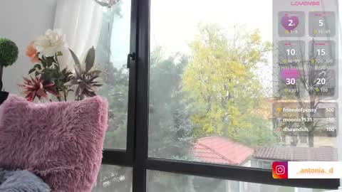 Snapshot of bella_posh chatting on November 23, 2025, 9:42 am bella_posh online show from November 23, 2025, 9:42 am