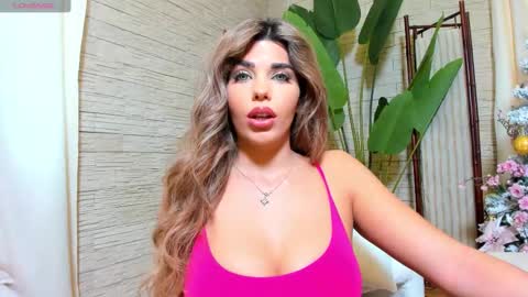 Snapshot of bella_posh chatting on December 15, 2025, 8:18 am bella_posh online show from December 15, 2025, 8:18 am