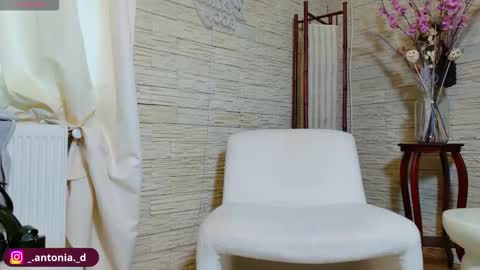 Snapshot of bella_posh chatting on February 8, 2026, 7:45 am bella_posh online show from February 8, 2026, 7:45 am