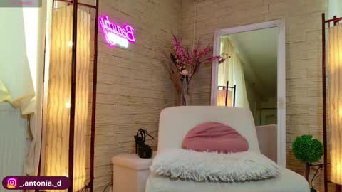 Snapshot of bella_posh chatting on March 3, 2026, 7:47 am bella_posh online show from March 3, 2026, 7:47 am