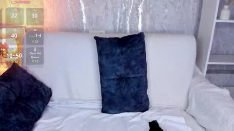 Linda Bella online show from February 24, 2026, 1:36 am