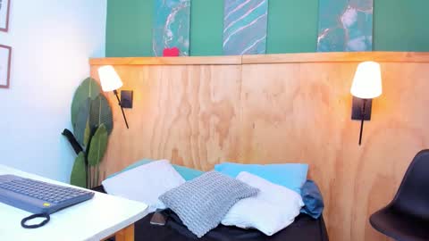 Bella Riviera online show from November 1, 2025, 7:05 pm