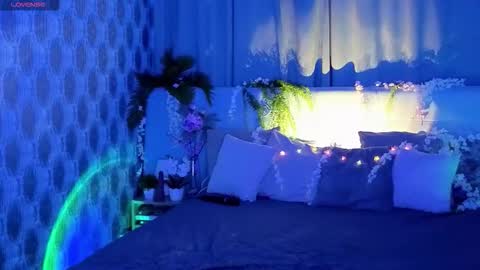 Snapshot of bella_stewartt chatting on November 12, 2025, 1:06 am Bella online show from November 12, 2025, 1:06 am