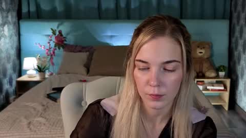 Snapshot of bella_stewartt chatting on November 26, 2025, 12:55 am Bella online show from November 26, 2025, 12:55 am