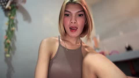 Bella online show from February 24, 2025, 4:49 am