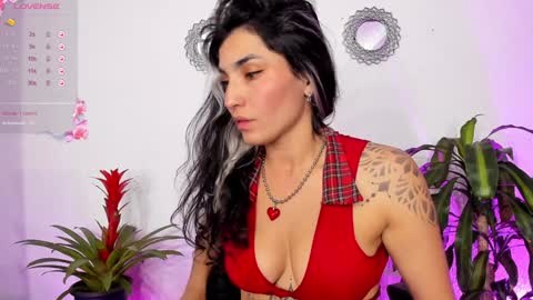 Bella online show from January 30, 2025, 11:34 pm