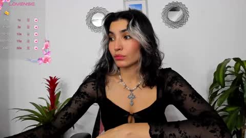 Bella online show from March 2, 2025, 4:53 pm