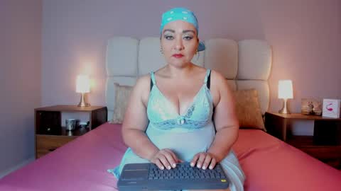 bella_vesper online show from May 13, 2026, 11:29 am