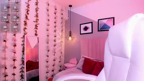 BELLA online show from November 26, 2025, 8:32 pm