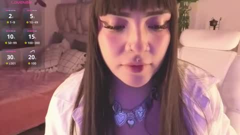 Bella  online show from December 22, 2025, 11:40 am