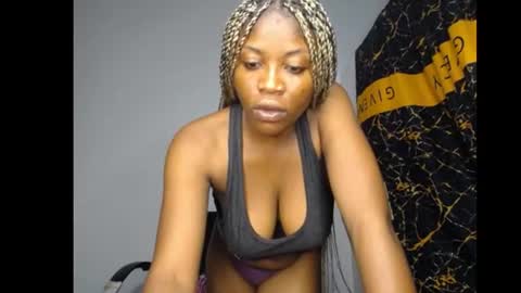 Snapshot of bellababy7 chatting on July 7, 2026, 6:12 pm bella online show from July 7, 2026, 6:12 pm