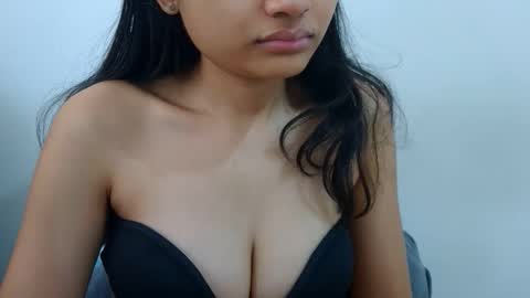 bellacrystall online show from January 14, 2026, 4:51 am