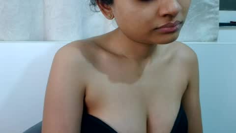 bellacrystall online show from June 27, 2026, 2:34 pm
