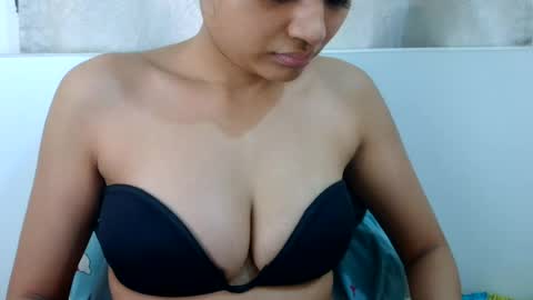 bellacrystall online show from July 10, 2026, 8:07 am