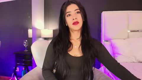 Bella online show from November 27, 2025, 12:07 pm