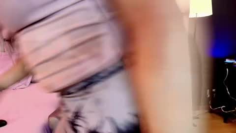 Snapshot of bellafernandez chatting on May 18, 2026, 1:17 pm Bella online show from May 18, 2026, 1:17 pm