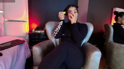 Snapshot of bellafernandez chatting on June 5, 2026, 2:01 pm Bella online show from June 5, 2026, 2:01 pm