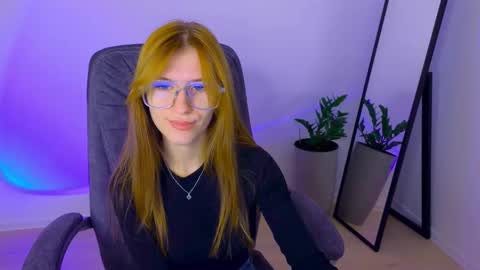 BellaFoxi online show from September 30, 2025, 11:37 am