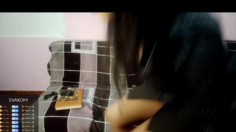 Bella online show from November 15, 2025, 7:43 pm