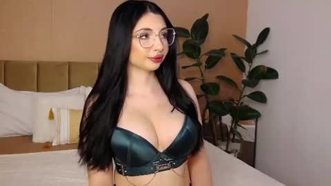 Snapshot of bellahere chatting on June 22, 2026, 6:54 am Diana online show from June 22, 2026, 6:54 am