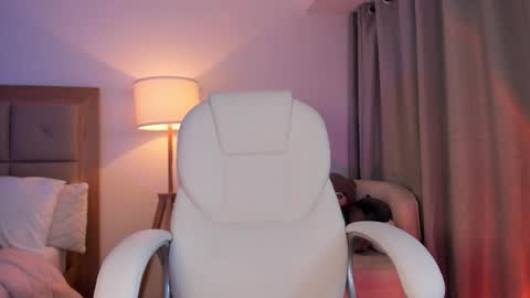 Snapshot of bellamia_ chatting on October 11, 2025, 3:50 am Bella Mia online show from October 11, 2025, 3:50 am
