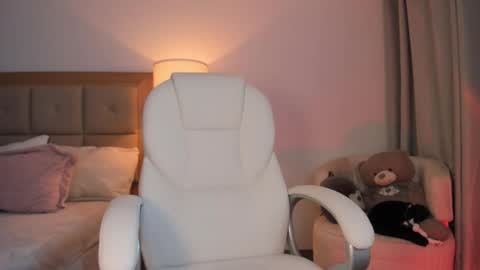 Snapshot of bellamia_ chatting on November 14, 2025, 11:46 pm Bella Mia online show from November 14, 2025, 11:46 pm