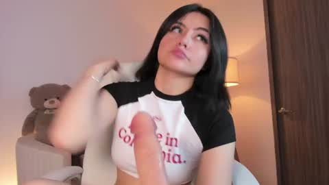 Snapshot of bellamia_ chatting on June 29, 2026, 8:20 am Bella Mia online show from June 29, 2026, 8:20 am