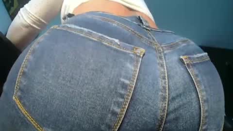 Snapshot of bellangel_ chatting on January 24, 2025, 10:41 pm Camille online show from January 24, 2025, 10:41 pm