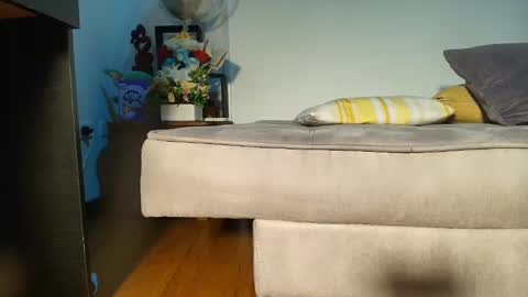 Snapshot of bellangel_ chatting on March 4, 2025, 1:23 am Camille online show from March 4, 2025, 1:23 am