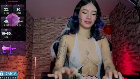 Snapshot of bellaodisea chatting on October 25, 2025, 4:35 pm online show from October 25, 2025, 4:35 pm