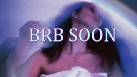 bellaparker_ online show from April 14, 2026, 9:26 am