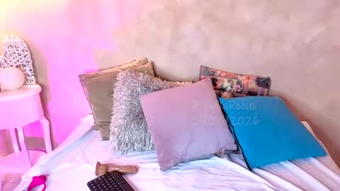 bellarooux online show from May 29, 2026, 12:47 pm