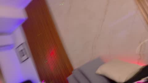 Snapshot of bellarouxx chatting on October 23, 2025, 3:11 pm Bella online show from October 23, 2025, 3:11 pm