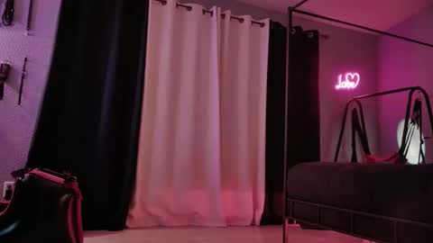 Bellaskeykeeper online show from February 24, 2026, 8:12 am